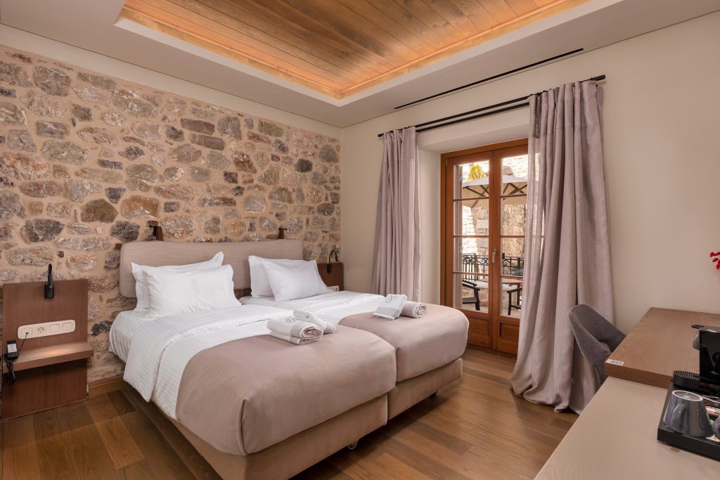 Mikri_Arktos_Bed_12
